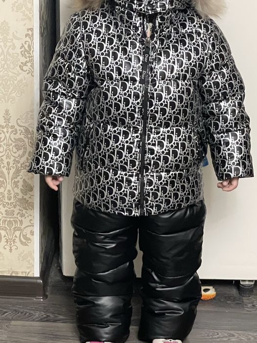 Продам куртку с комбинизонам