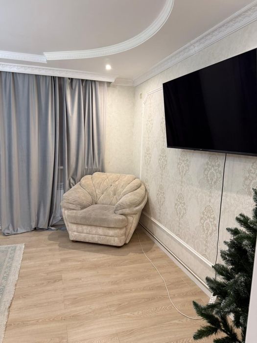 Продам диван с креслами