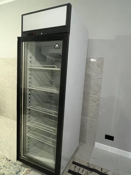 Холодильник витринный Arkto