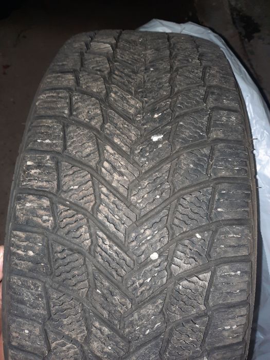 Anvelope iarnă 225 50 r18
