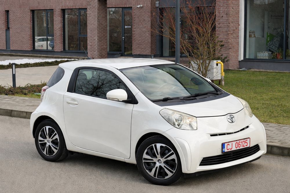 Toyota iq 1.3 automata stare ca noua euro 5 2011/navi camera
