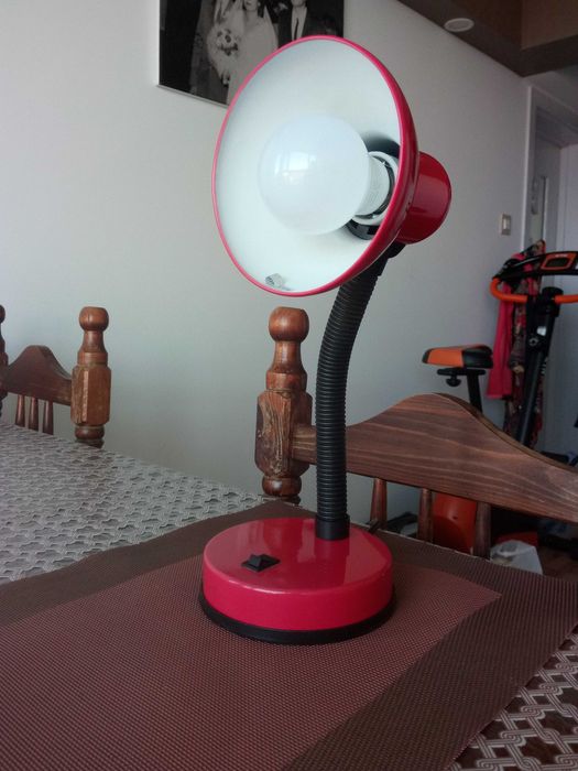 Работна(нощна),чупеща се лампа.