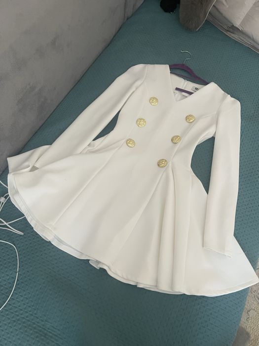 продам платья Miss