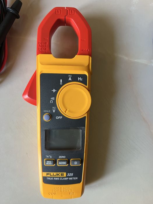 Fluke 325 cleste de curent TRMS CAT IV 300V, CAT III 600 V