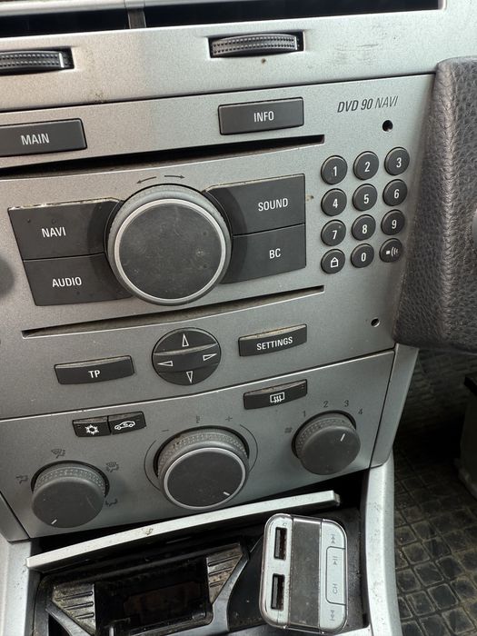 Dezmembrez Opel astra h 1.9 101cp