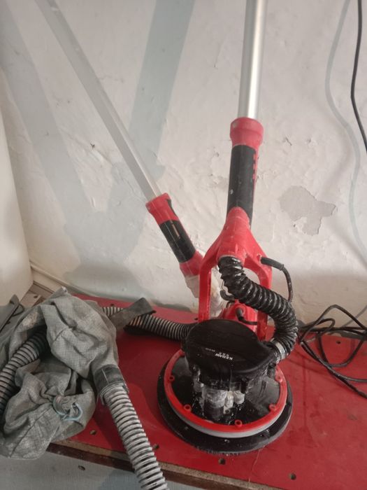 Шлифавальная машинка