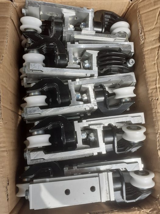 Sistem role  porti usi glisante