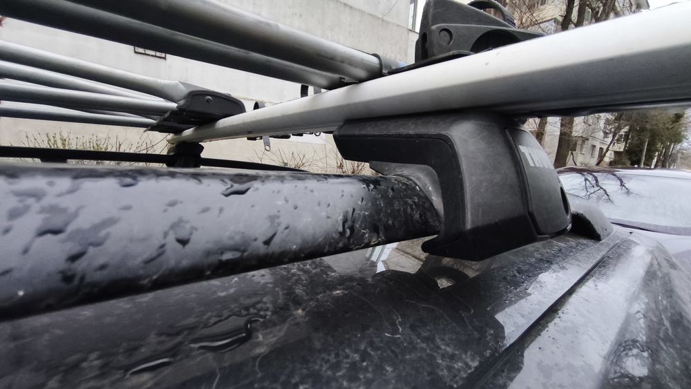 Vând bare transversale Thule wingbar VW B7