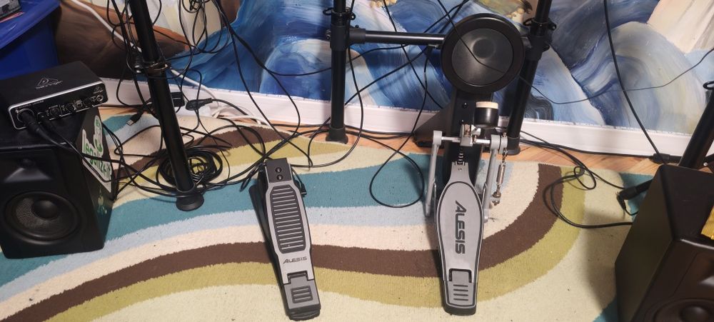 Tobe electronice Alessis DM-lit