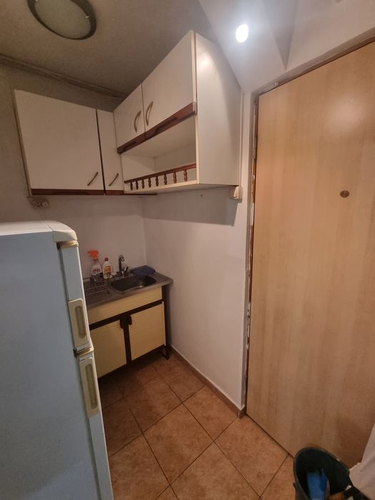 Închiriez garsonieră