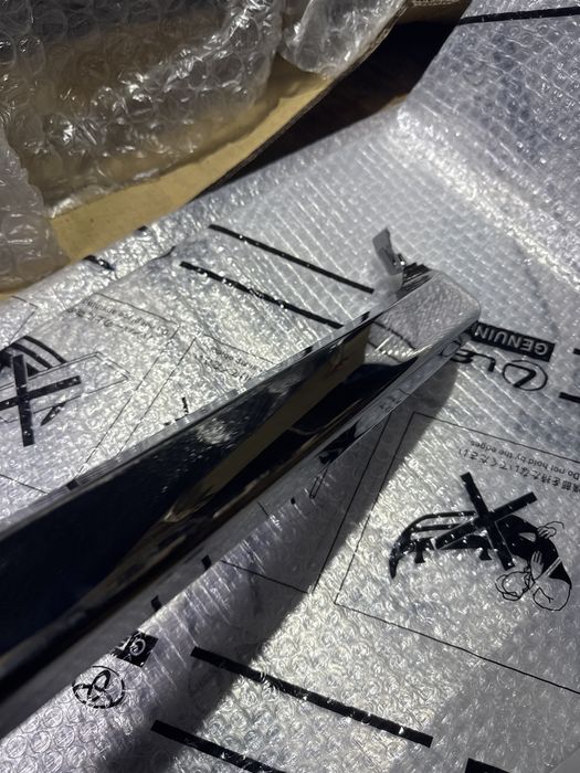 Молдинг нижней решетки lexus RX