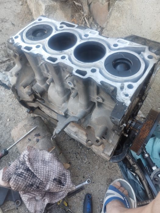 Toyota auris  2.0 126 коня  двигател на части