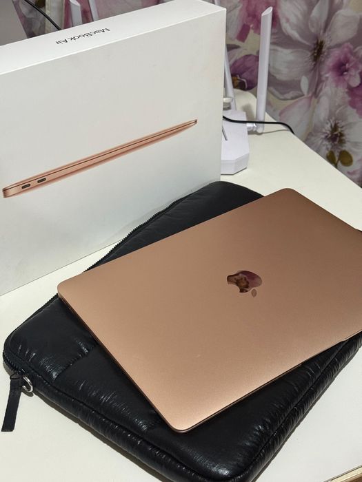 MacBook 13 air 256GB 2021год