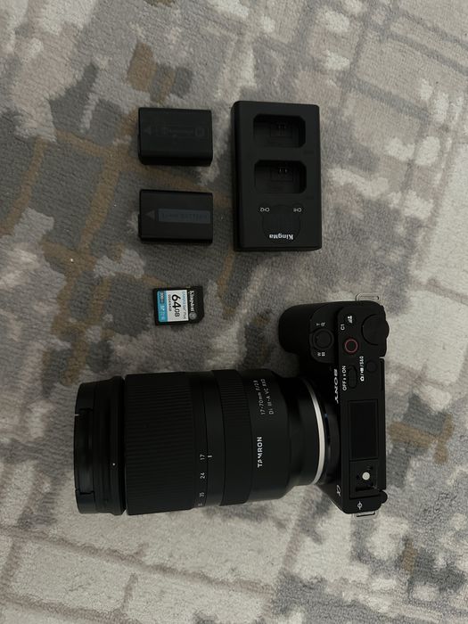 Продаю камеру Sony с китовым объективом