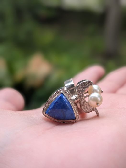 Vechi inel masiv din argint de 925,cu lapis lazuli si doua perle