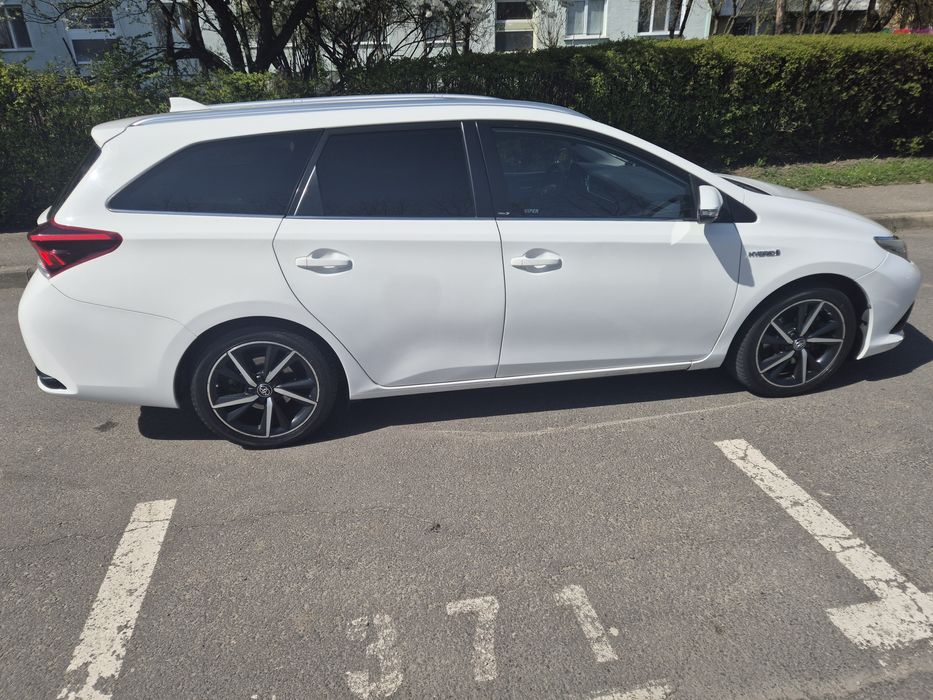 Toyota Auris Hybrid 2017 Automat | GPL | Baterie schimbată | 650 km / plin