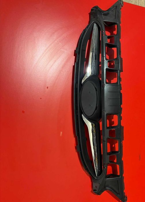 Решетка радиатора Hyundai ACCENT 2011-