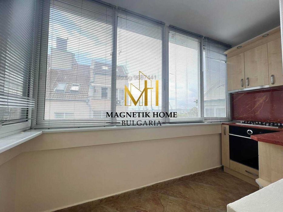 Дава се под наем Тристаен апартамент в Бургас, Възраждане - 100 кв.м за 612 € - Снимка #1