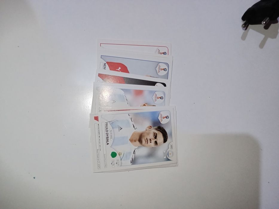 Vând stickere din 2018