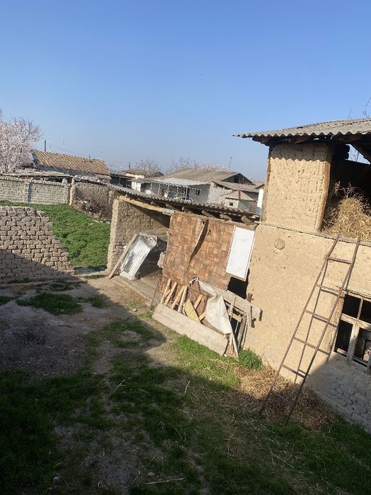 Srochno yer sotiladi 3 sotix Zangi otadan 7 km o'tganda Said o'ta maxa