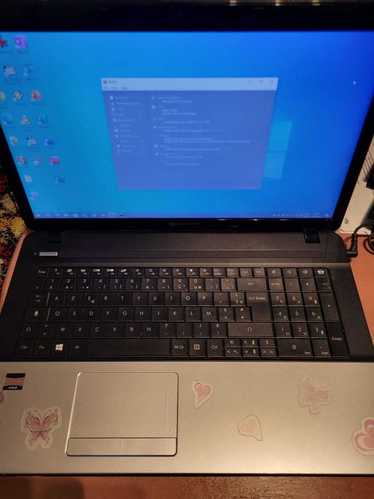 Packard Bell 17.3" EasyNote AMD E-300 1.3 GHz 8GB RAM DDR3 240Gb SSD