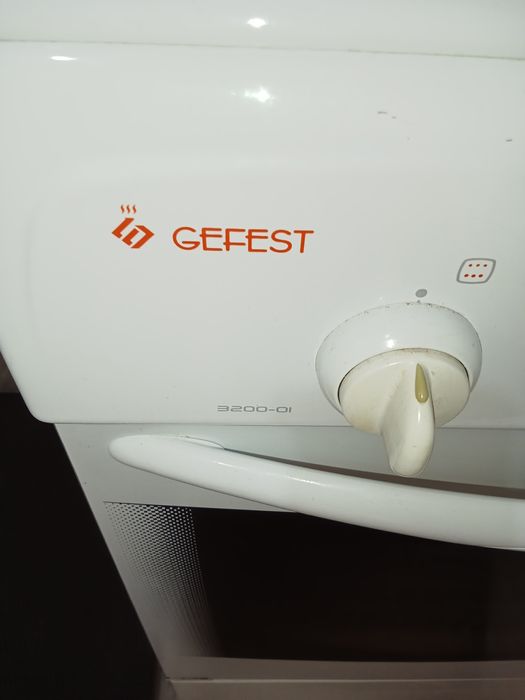 Продам газовую плиту