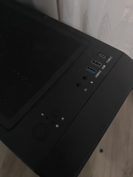 Игровой компьютерный корпус + блок питания