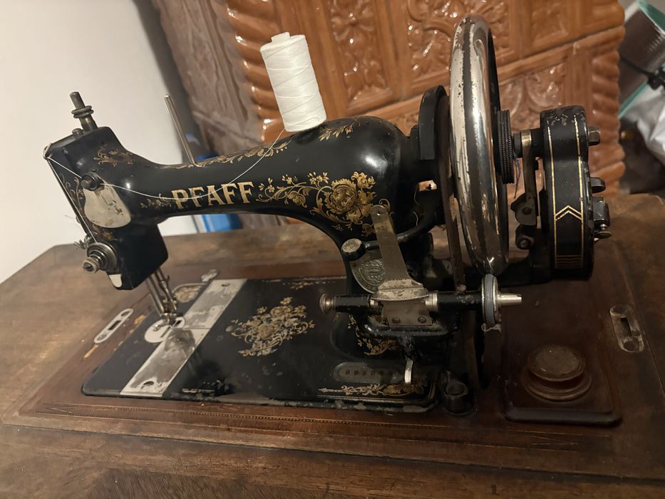 Masina de cusut Pfaff
