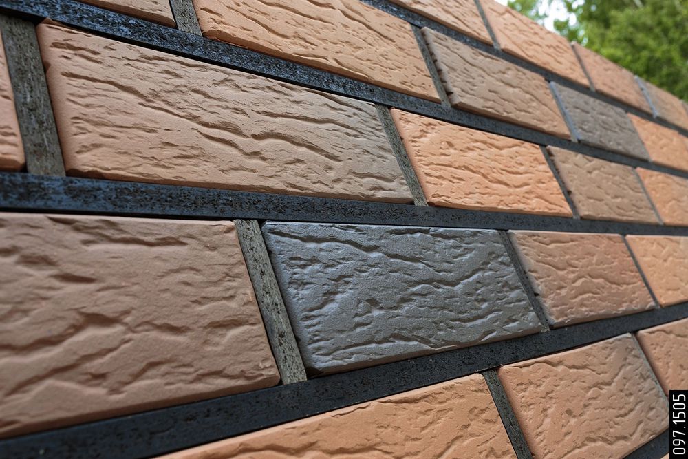 Облицовочный коричневый кирпич