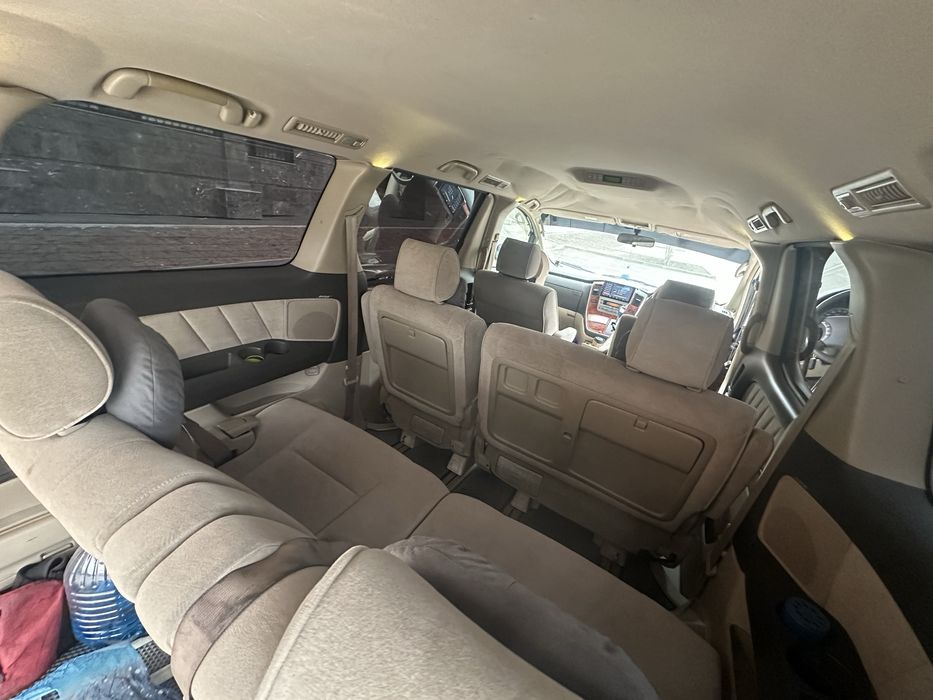 Toyota alphard 2004