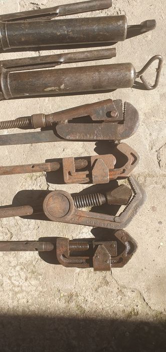 Piese auto Dacia 1300 și scule