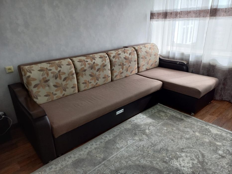 Диван угловой продается