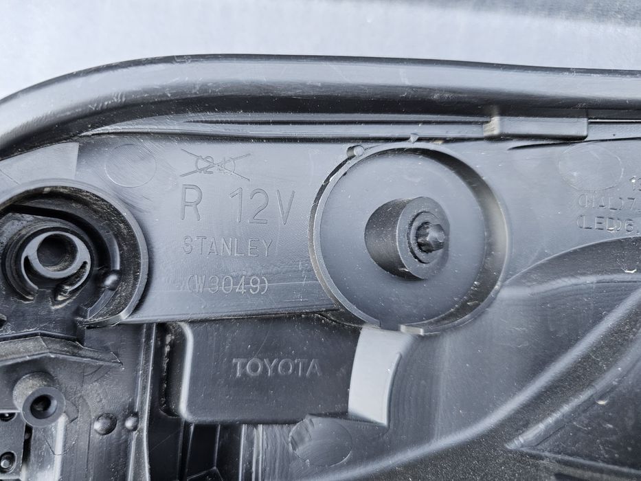 Far dreapta cu Led Toyota Rav4