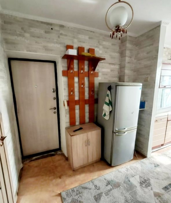 продам 2-х ком. 45кв. 4мкр. 3-этаж