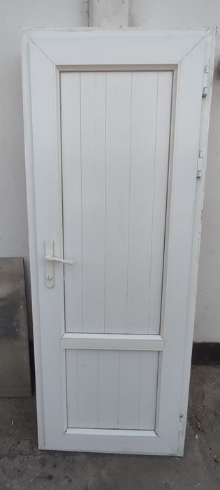 Продаются пластиковые двери