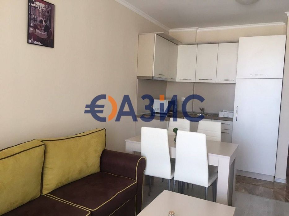 Продава се Двустаен апартамент в Свети Влас - 63 кв.м за 1165 €/кв.м - Снимка #2