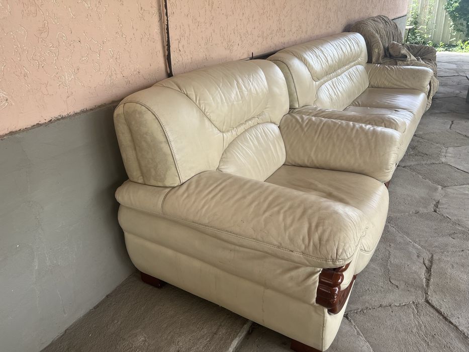 Продам диван с креслом кожанный