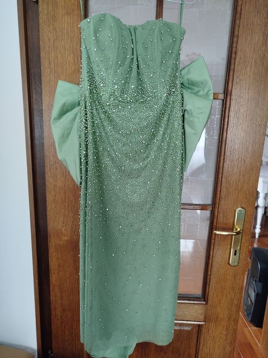Rochie eleganta pentru diferite evenimente