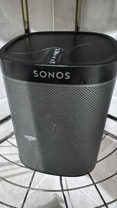 Sonos one , мощная ,умная wi-fi колонка.