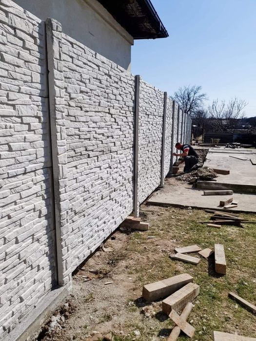 Gard din placi prefabricate