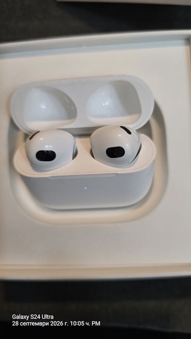 безжични слушалки Apple AirPods (3-то поколение).