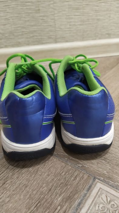 Продам кроссовки 37 р