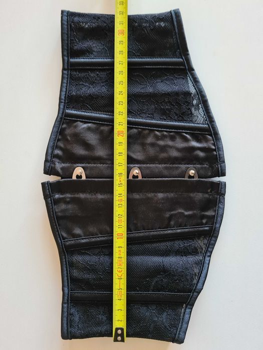 Корсети лачени и сатенени различни модели и размери