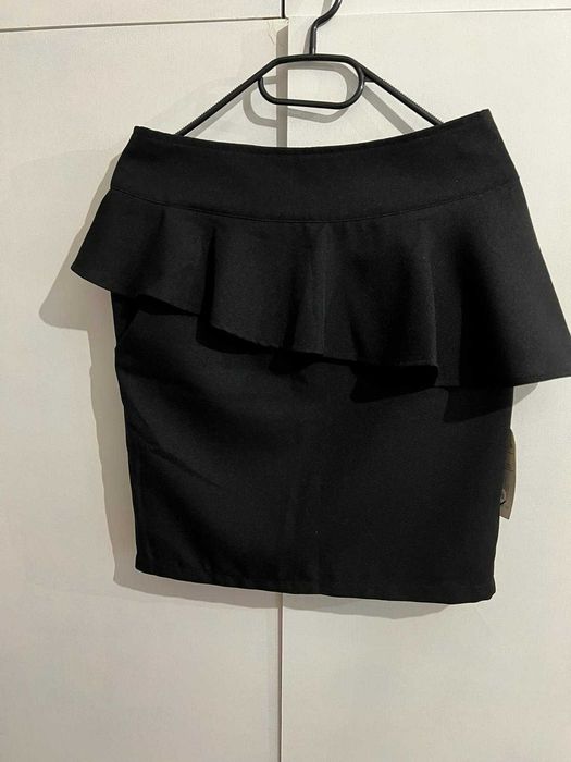Fusta dama neagra cu volane marimea M 40 marca HLN noua, cu eticheta