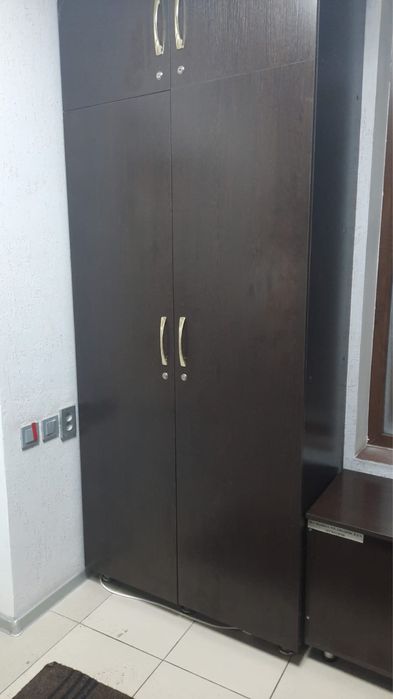 Продам шкаф прихожий
