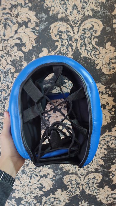 Продам срочно боксерский шлем Adidas