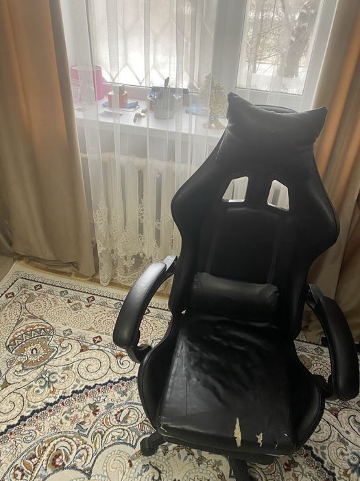 Продам Компьютерный стол