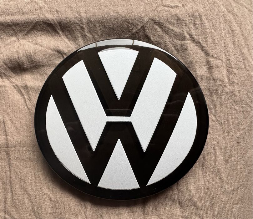 Бели емблеми за VW Golf 7 комби