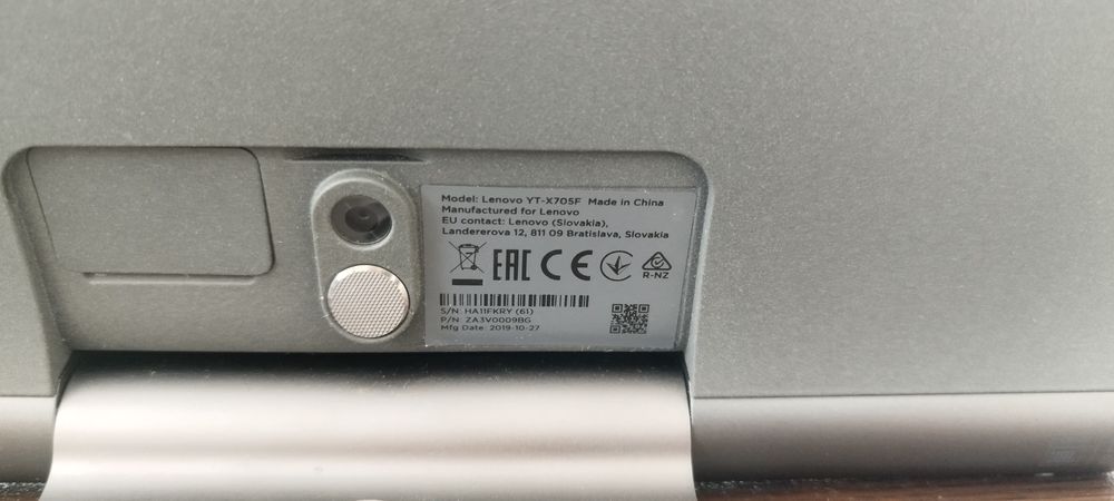 ПродаваПродавам таблет Lenovo Yoga Smart Tab 10,1"