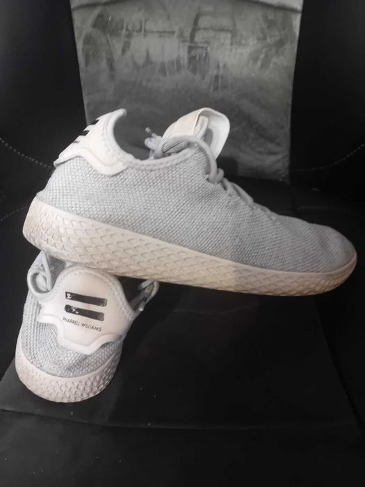 Адидас Pharrell Williams 42-43 номер